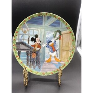 Knowles Disney Collector Plate "Yuletide Greeting" 1992 Mickey's Christmas Carol